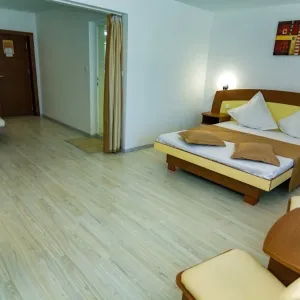 Hotel Adria Saturn