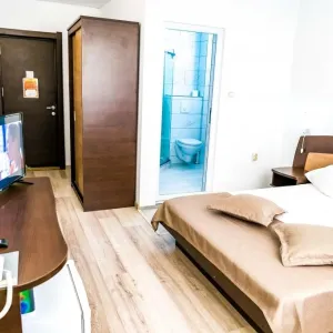 Hotel Adria Saturn