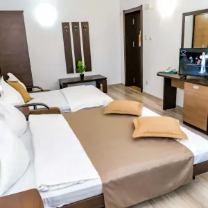Hotel Adria Saturn