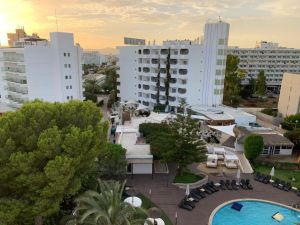 BG Pamplona Hotel