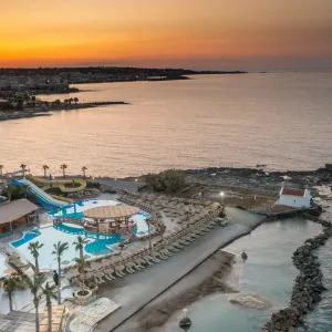 Eri Beach Hotel
