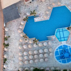 Eri Beach Hotel