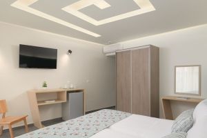 Melrose Hotel