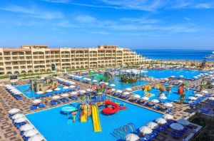 Albatros White Beach Hotel