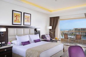 Albatros White Beach Hotel