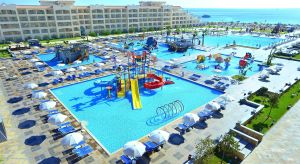 Albatros White Beach Hotel