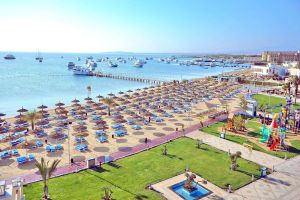 Albatros White Beach Hotel