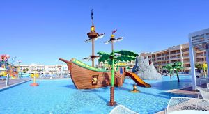 Albatros White Beach Hotel