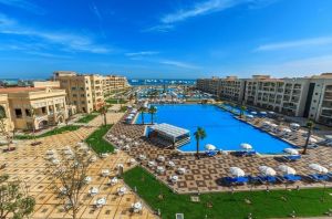 Albatros White Beach Hotel