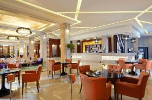 Albatros White Beach Hotel