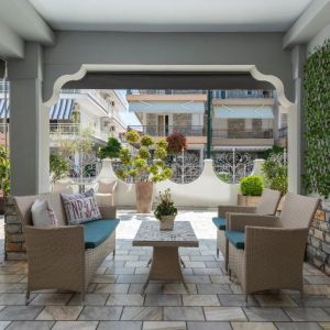Ouzas Luxury Hotel