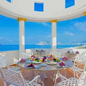 White Gold Hotel