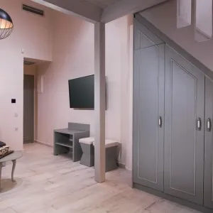 Neikos Mediterraneo Luxury Suites