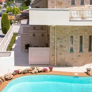 Neikos Mediterraneo Luxury Suites
