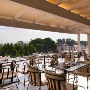 Neikos Mediterraneo Luxury Suites