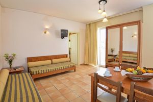 Hotel Lefkoniko Beach