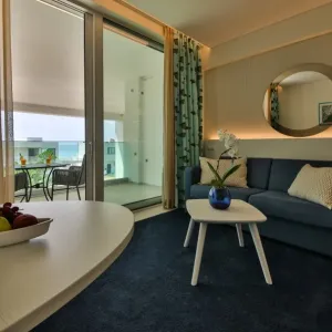 Hotel White Lagoon Beach Resort