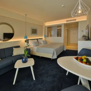 Hotel White Lagoon Beach Resort