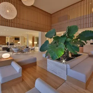 Hotel White Lagoon Beach Resort