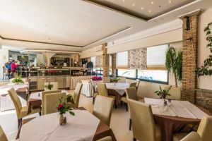 Zante Plaza Hotel and Apartments