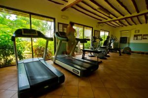 Hotel Bluebay Beach Resort and Spa