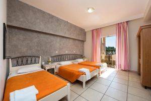Hotel Kavos Plaza