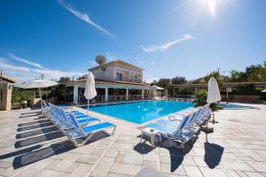 Hotel Kavos Plaza