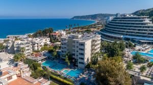 Poseidonia Hotel and Apartments