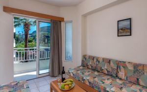 Poseidonia Hotel and Apartments
