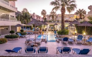 Poseidonia Hotel and Apartments