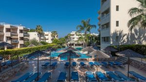 Poseidonia Hotel and Apartments