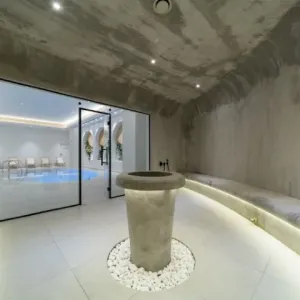 Aquahouse Hotel and Spa