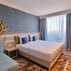 Hotel Bacolux Koralio