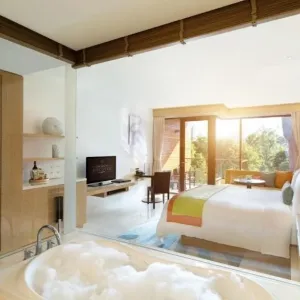 Hotel Renaissance Phuket Resort and Spa
