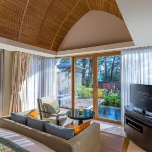 Hotel Renaissance Phuket Resort and Spa
