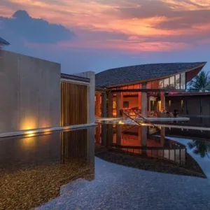 Hotel Renaissance Phuket Resort and Spa