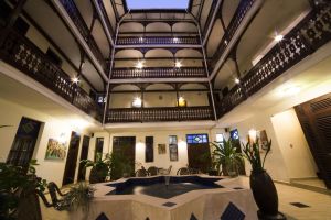 Maru Maru Hotel