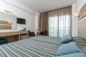 Hotel Kapetanios Bay