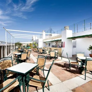Hotel Monarque El Rodeo