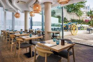 Jupiter Marina Hotel
