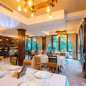 Hotel Izvoare