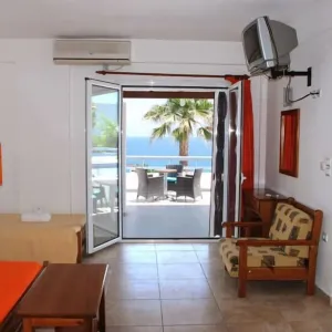 Aithrio Hotel