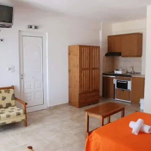 Aithrio Hotel
