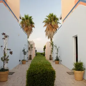 Aithrio Hotel