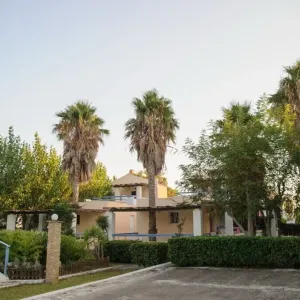 Aithrio Hotel