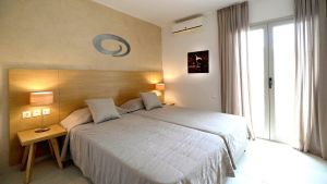 GOLDEN BEACH HOTEL