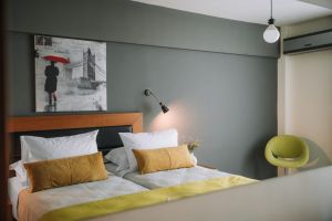 Amphitryon City Hotel