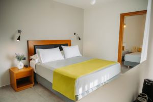 Amphitryon City Hotel