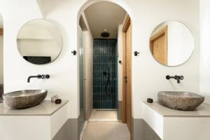 Momi Hotel