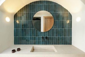 Momi Hotel